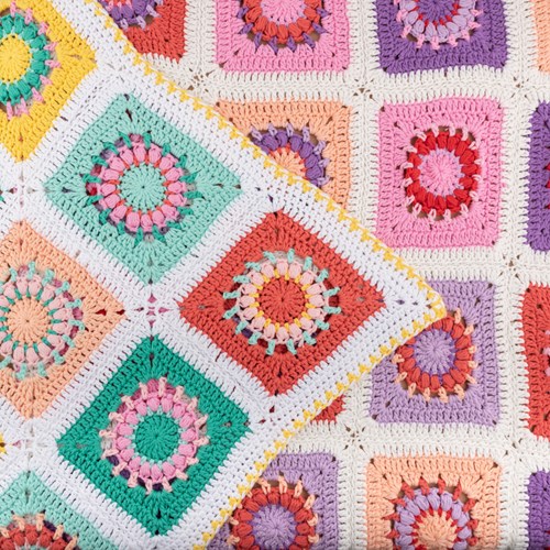 Yarn and Colors Blossom Blanket Crochet Kit 052 Orchid-3