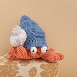 Yarn and Colors Brendan the Hermit Crab Crochet Pattern