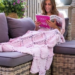 Charming Tulip Blanket Crochet Kit