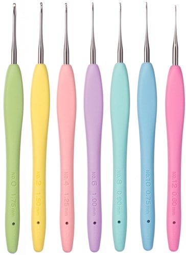 Clover Amour Crochet Hook, J (6mm)