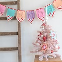 Crochet Pattern Yarn and Colors Colorful Christmas Bunting-3