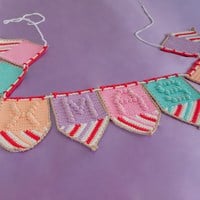 Haakpatroon Yarn and Colors Colorful Christmas Bunting