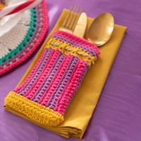 Yarn and Colors Colorful Christmas Cutlery Keeper Crochet Kit 034 Deep Cerise