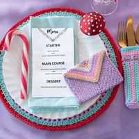 Yarn and Colors Colorful Christmas Menu Holder Crochet Kit 037 Cotton Candy