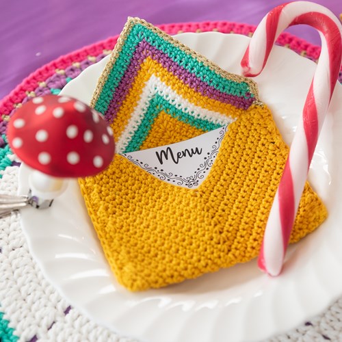 Yarn and Colors Colorful Christmas Menu Holder Crochet Kit 034 Deep Cerise