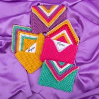 Yarn and Colors Colorful Christmas Menu Holder Crochet Kit 034 Deep Cerise-2