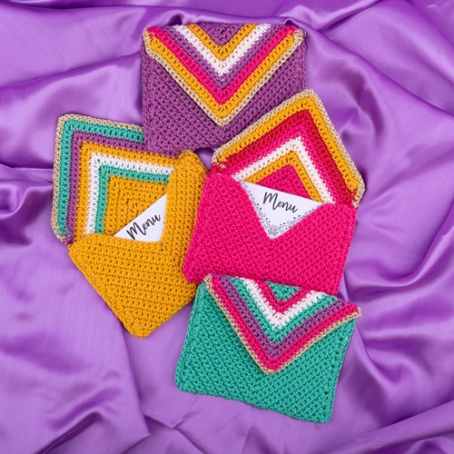 Yarn and Colors Colorful Christmas Menu Holder Crochet Kit 034 Deep Cerise-2