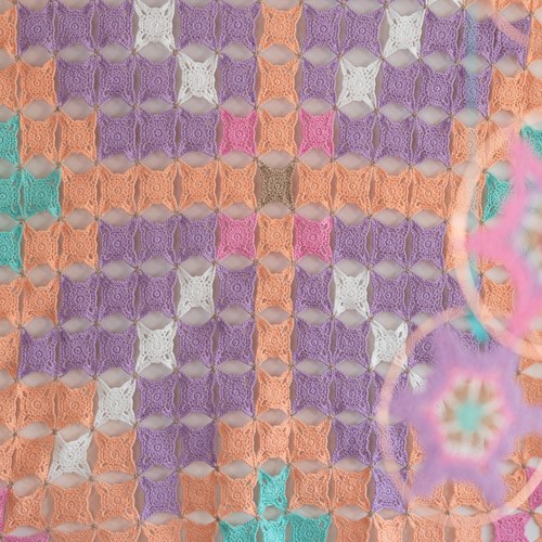Yarn and Colors Colorful Christmas Wall Hanging Haakpakket 037 Cotton Candy