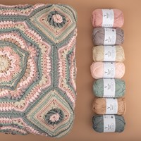 Yarn and Colors CAL Island Stroll Pillow - 080 Woods Garenpakket
