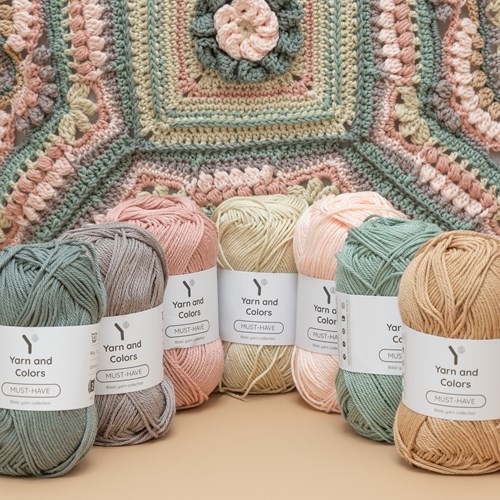 Yarn and Colors CAL Island Stroll Pillow - 080 Woods Garenpakket
