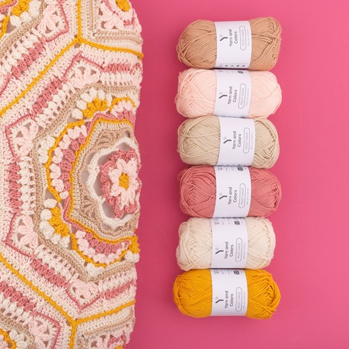 Yarn and Colors CAL Island Stroll Pillow - 047 Sunlight Garenpakket