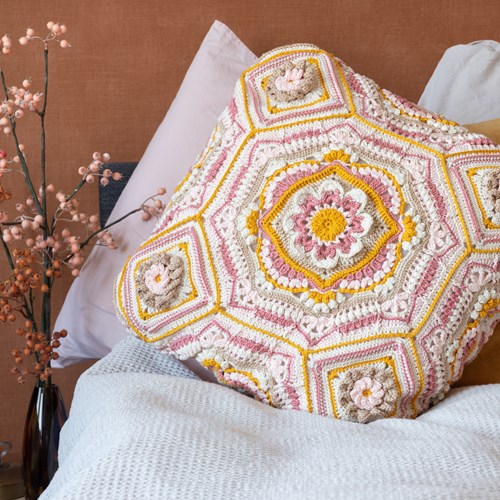 Yarn and Colors CAL Island Stroll Pillow - 047 Sunlight Yarn Kit-3