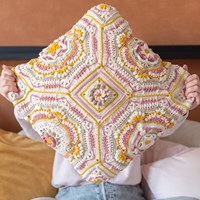 Yarn and Colors CAL Island Stroll Pillow - 047 Sunlight Yarn Kit