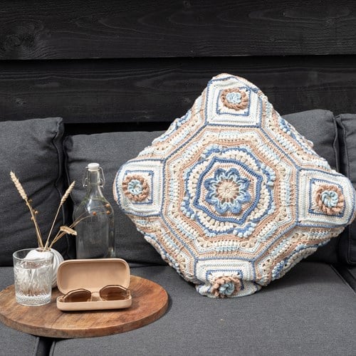 Yarn and Colors CAL Island Stroll Pillow - 061 Sea Yarn Kit-3