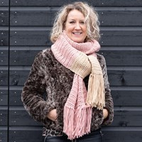 Yarn and Colors Simple Scarf Knitting/Crochet Kit 1 Limestone