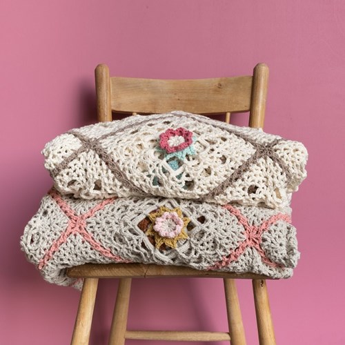 Crochet Pattern Yarn and Colors Romantic Throw-3