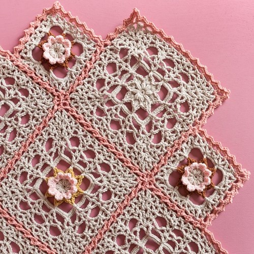 Crochet Pattern Yarn and Colors Romantic Throw-2