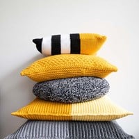 Yarn and Colors Black White and Bright