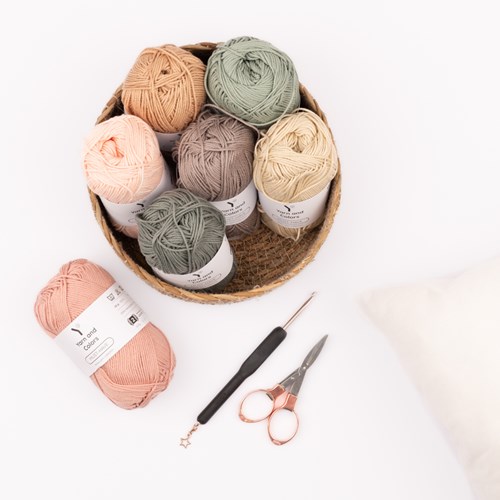 Yarn and Colors CAL Island Stroll Pillow - 080 Woods Yarn Kit-2