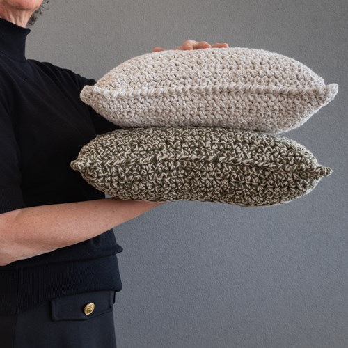 Yarn and Colors Be Gentle Cushion 091 Khaki Crochet Kit-3