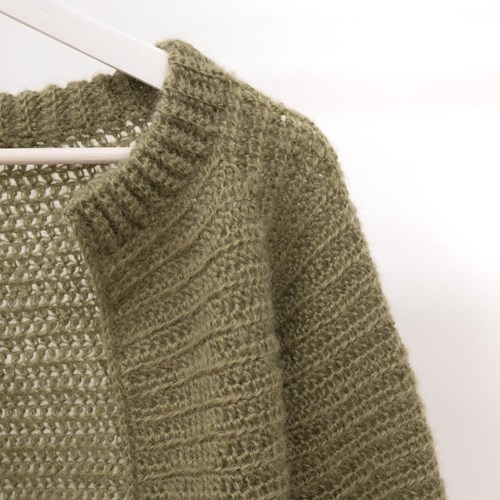 Yarn and Colors Elegant Afternoon Tea Cardigan Crochet Kit XS Olive-2