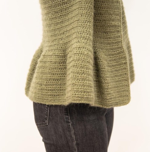 Yarn and Colors Elegant Afternoon Tea Cardigan Crochet Kit XS Olive-3