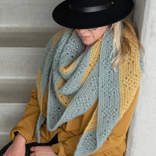 Yarn and Colors Elegant Diamond Bobble Shawl Crochet Kit