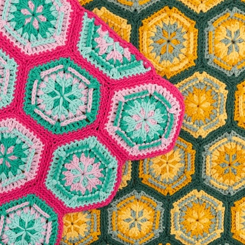 Yarn and Colors Flower Hexagon Baby Blanket Haakpakket 034 Deep Cerise