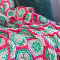 Haakpatroon Yarn and Colors Flower Hexagon Blanket
