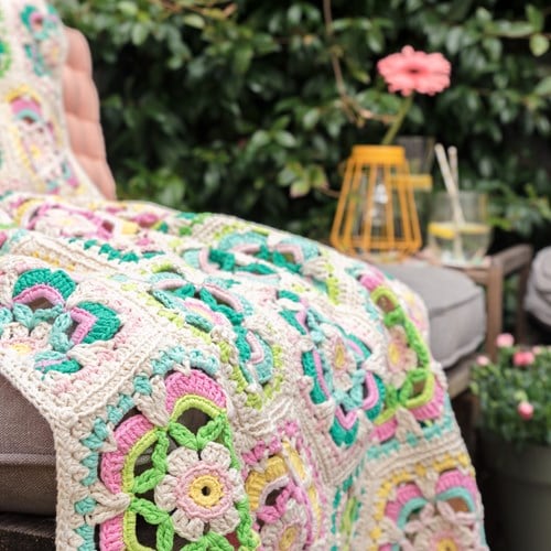 Crochet Pattern Yarn and Colors Garden Party Blanket