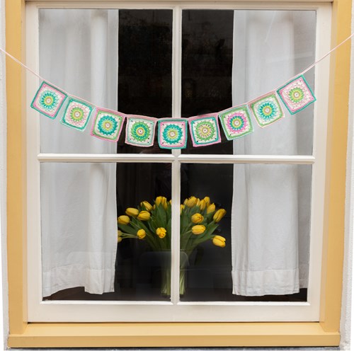 Crochet Pattern Yarn and Colors Garden Party Bunting-3