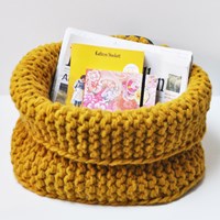 Pattern knitted basket
