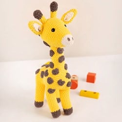 Giraffe Gigi Yarn & Crochet Kit