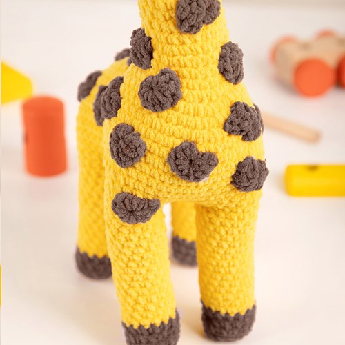 Giraffe Gigi Yarn Pack - Excludes Pattern-3