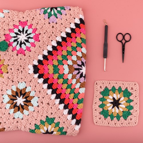 Granny’s Beach Bag Crochet Kit 101 Rosé-2