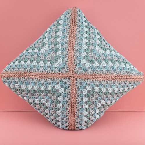 Granny’s Shiny Cushion Crochet Kit 073 Jade Gravel-2