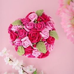 Rose Heart Yarn- and Crochet Kit