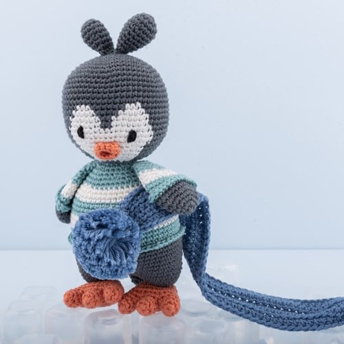 Yarn and Colors Hoshi the Penguin Crochet Pattern