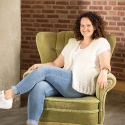 Short Cardigan Without Sleeves Elegant Knitting Kit