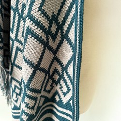 GeoChic Cape - The Queen of Loops Crochet Pattern (digital)