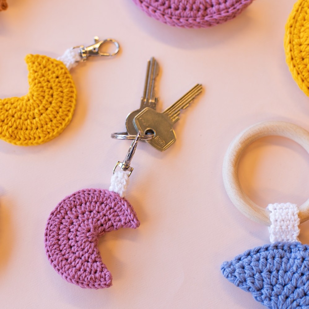 Mini Moon Keychain Pattern: Crochet pattern