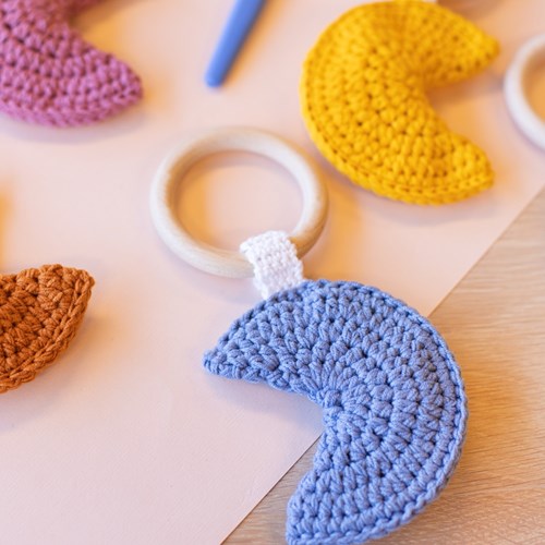 Crochet Pattern Teething Ring - Rattle - Keychain Moon-2