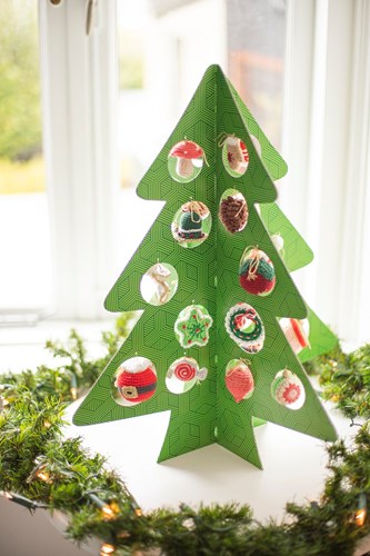The Traditional Christmas Tree AdventCAL Crochet Kit-2