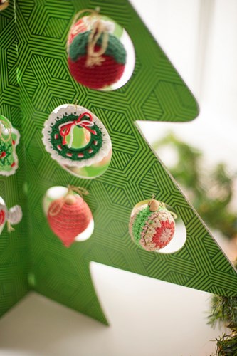 The Traditional Christmas Tree AdventCAL Crochet Kit-3