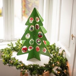 The Traditional Christmas Tree AdventCAL Crochet Kit