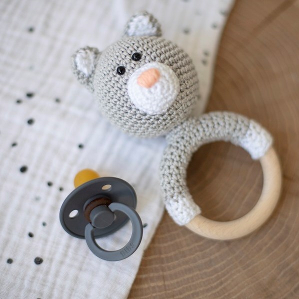 Yarnplaza Rattle Ring with Cat Crochet Kit 