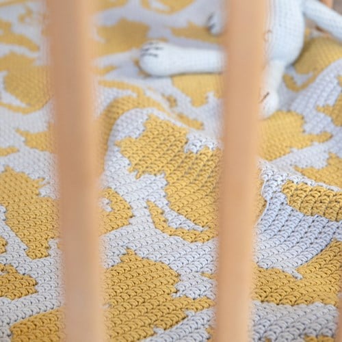 Cozy Cats Baby Blanket Yarn and Crochet Kit-2