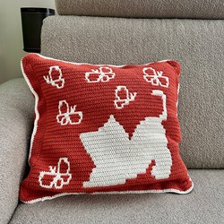 Cat Cushion with Butterflies - YarnZoo Yarn and Crochet Kit