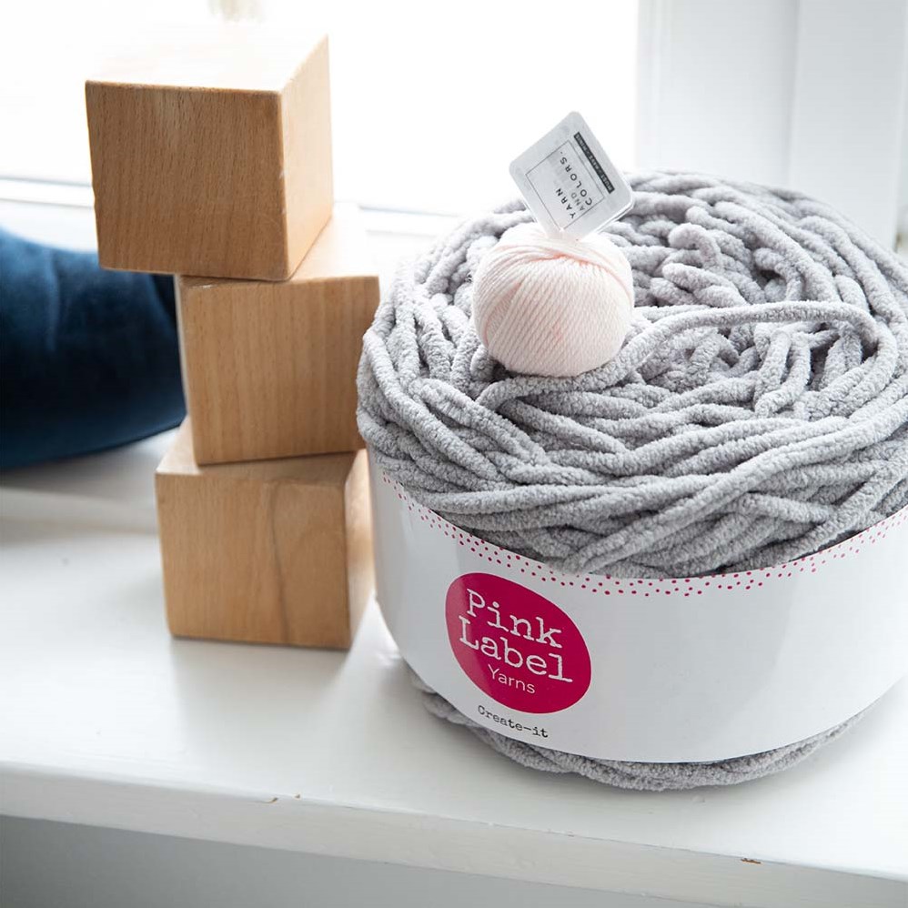 Create-it Bunny Crochet Kit - Yarnplaza.com, image size:998x998