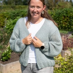 Short Cardigan Knitting Kit Elegant